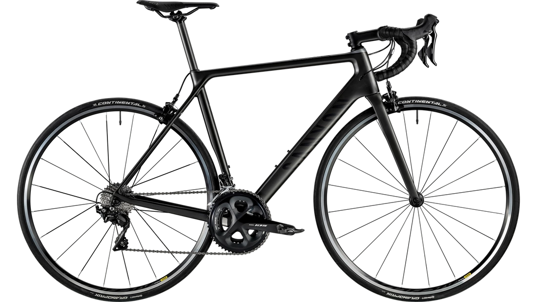 Canyon Ultimate CF 7.0 Disk the only disk brake rental offer in Paphos